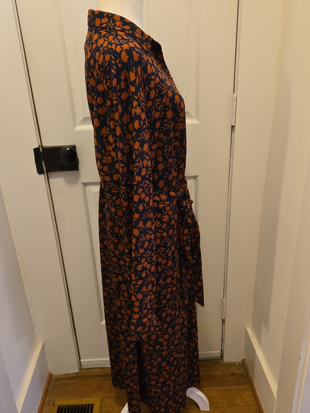 Eloquii Navy and Rust Floral Tie-Waist Maxi Shirt Dress Size 20 - Picture 5 of 9